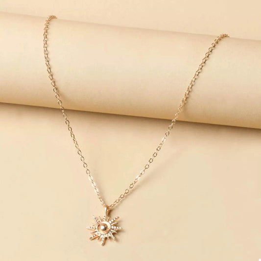 Sunburst Pendant NecklacePieces:1-piece
Material:18K Gold-Plated,Zinc alloy,Silver-plated
Care instructions:Avoid wearing during exercise, as sweat will react with the jewelry to produce silSunburst Pendant Necklace
