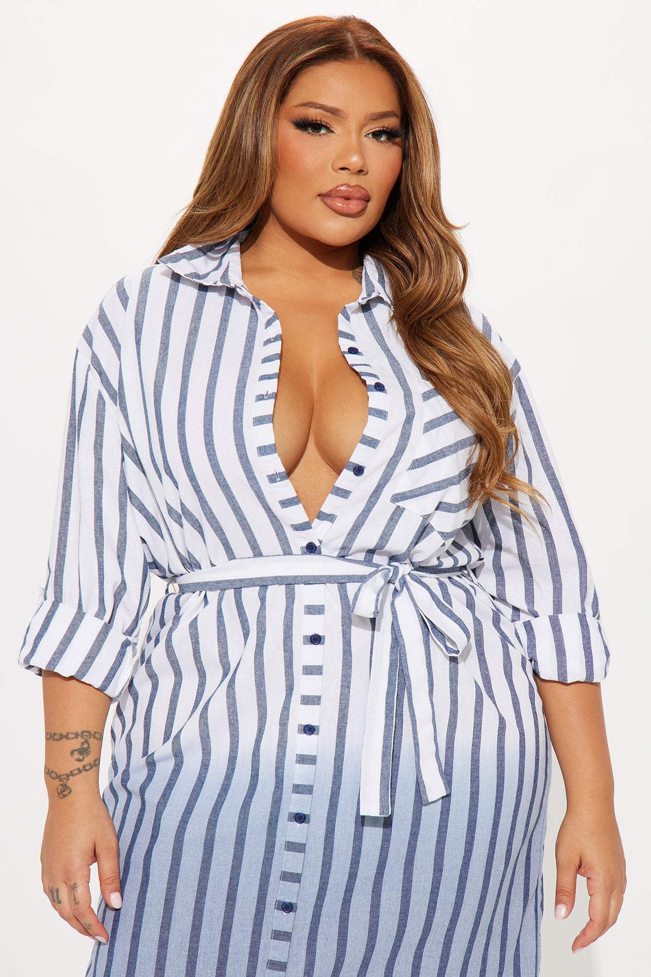 Annalisa Midi Shirt Dress: Timeless Navy Style and ComfortDiscover the Elegance of the Annalisa Midi Shirt DressElevate Your Wardrobe with the Annalisa Midi Shirt Dress
The Annalisa Midi Shirt Dress is the perfect blend of Redemption By Ashley NorthAnnalisa Midi Shirt Dress
