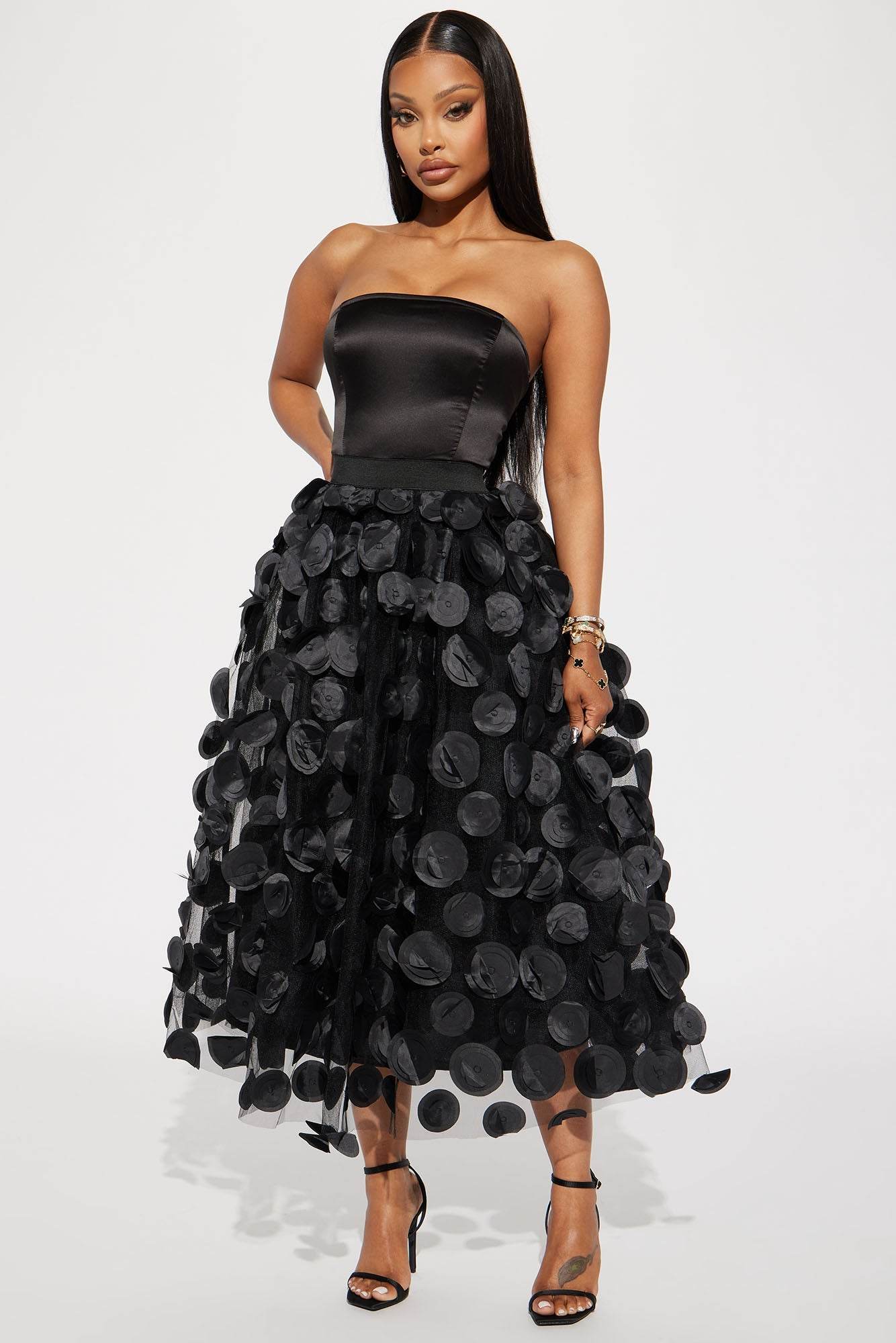 Tina Tulle Midi Dress Black - Chic and Versatile EleganceYour Perfect Tulle Midi Dress Black: The Tina Tulle Midi DressIntroducing the Tulle Midi Dress Black, the ultimate blend of elegance and versatility that every fashiRedemption By Ashley NorthTina Tulle Midi Dress