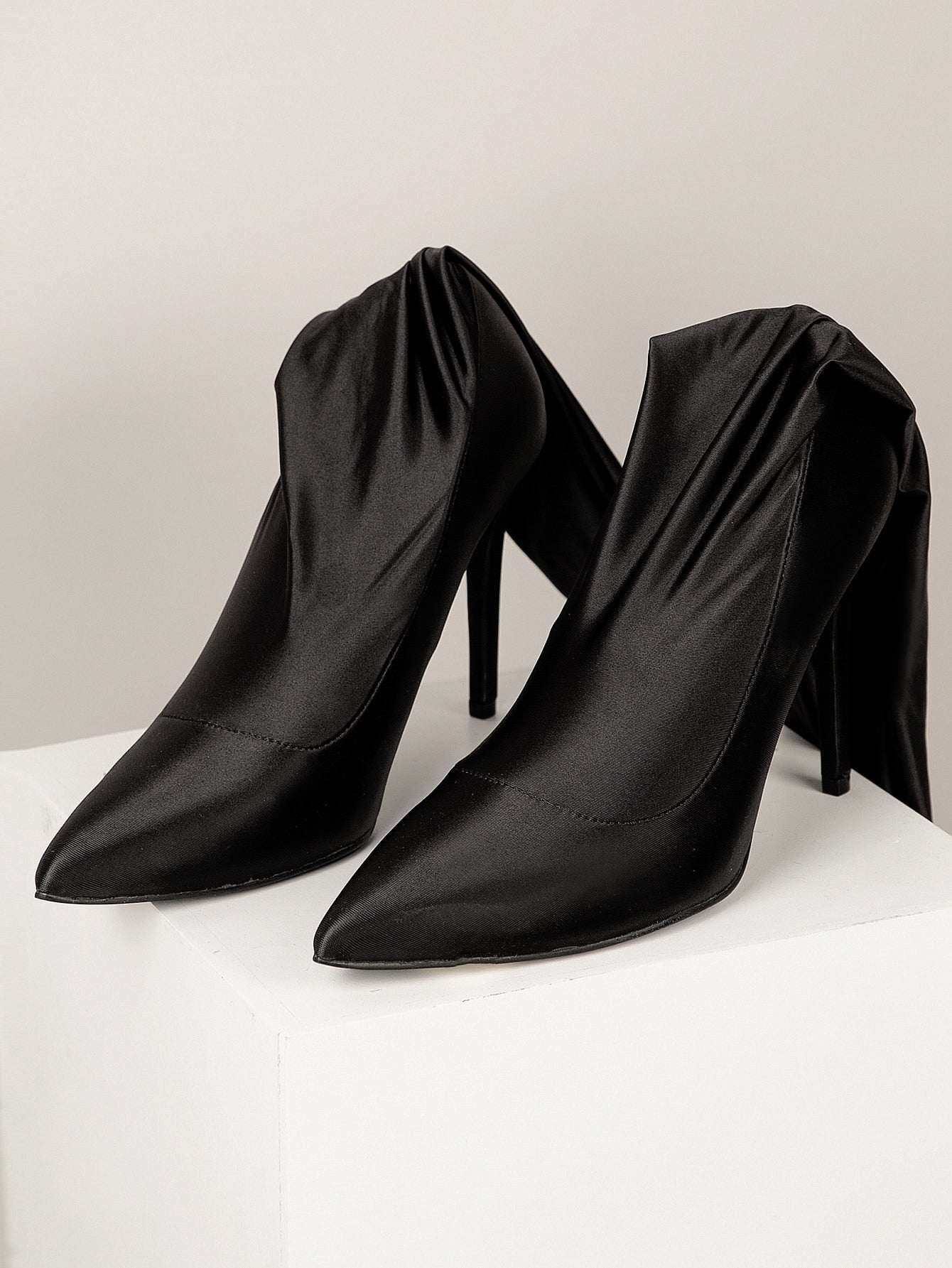 Hauture Sexy Pointy Toe Stiletto Heel Hybrid Leggings Strechy Black PaStyle:FashionableClosure Type:Side zipperDetails:DrapedPattern Type:PlainHeels:StilettoOccasion:PartyColor:BlackToe:Point ToeHeel Height:High HeelLining Material:PU Redemption By Ashley NorthHauture Sexy Pointy Toe