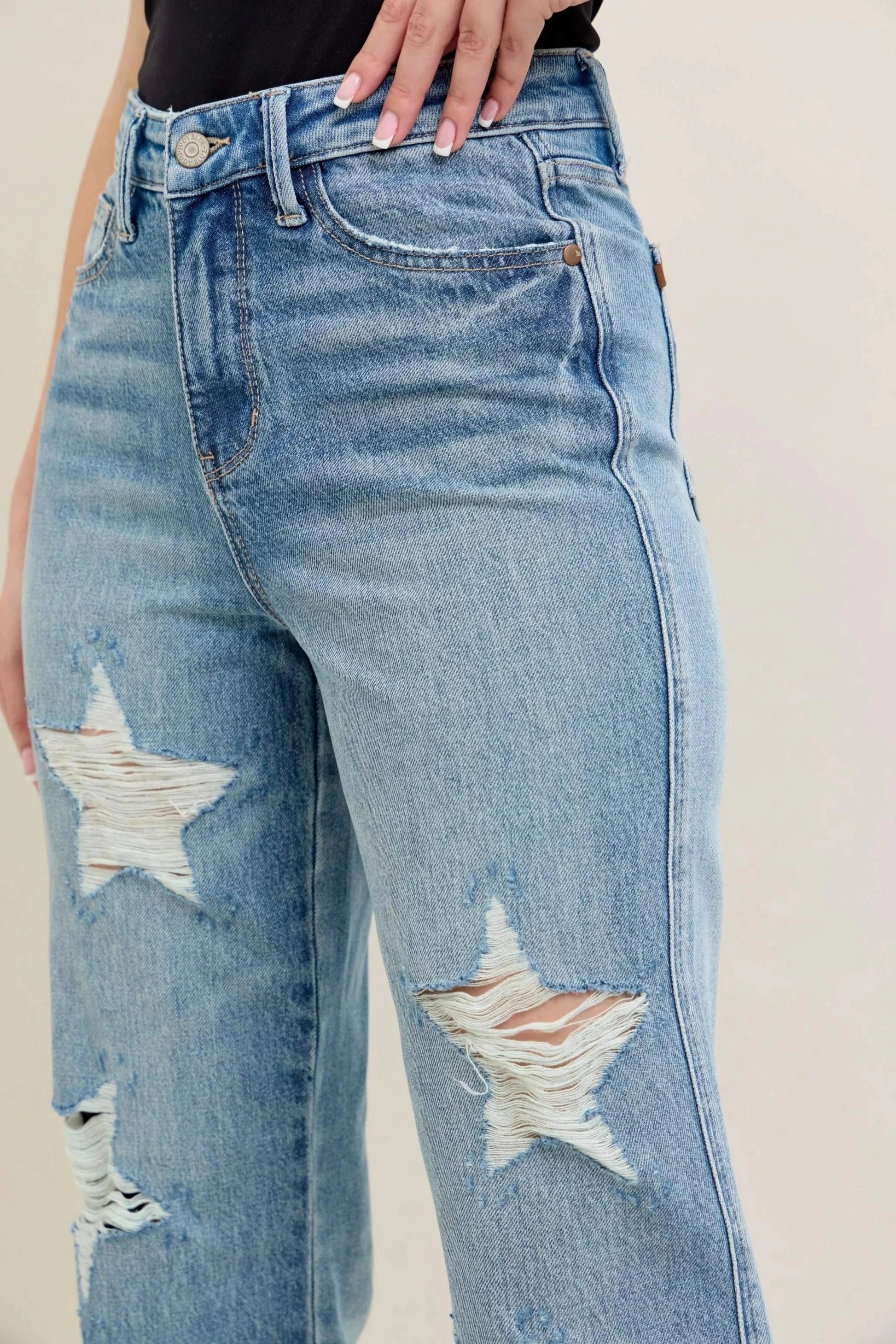Judy Blue Plus Size 90's Straight Jeans in high waist rigid denim with star-shaped distressed details