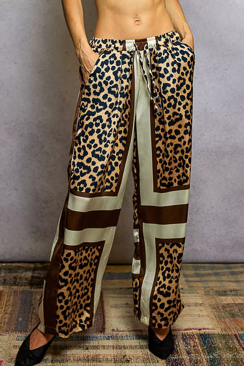 Leopard Printed Wide Leg Pants for Stylish Comfort and Versatile Style.