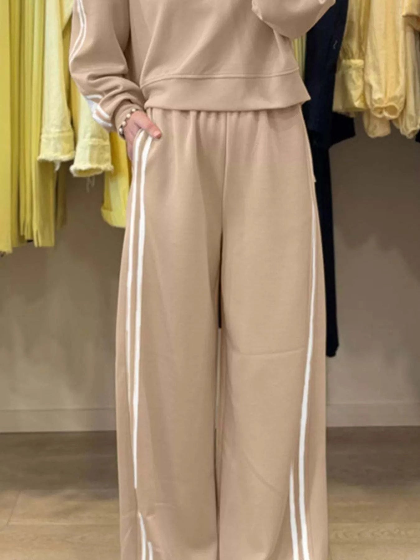 Beige striped detail crewneck top and elastic sweatpants two-piece set with contrast stitching