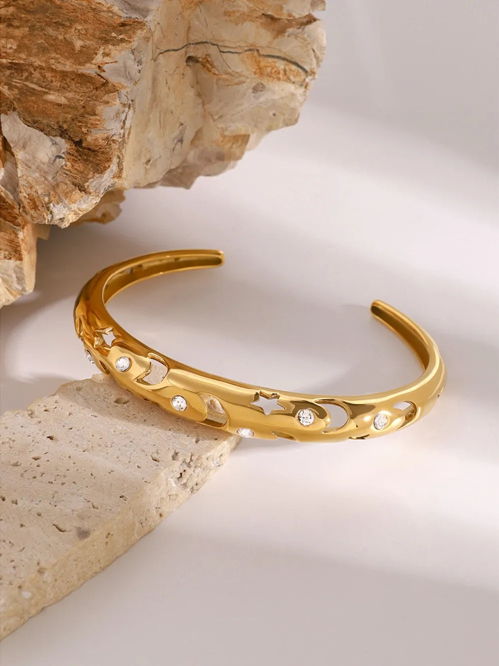 Stainless Steel Inlaid Rhinestone Cutout Bracelet.